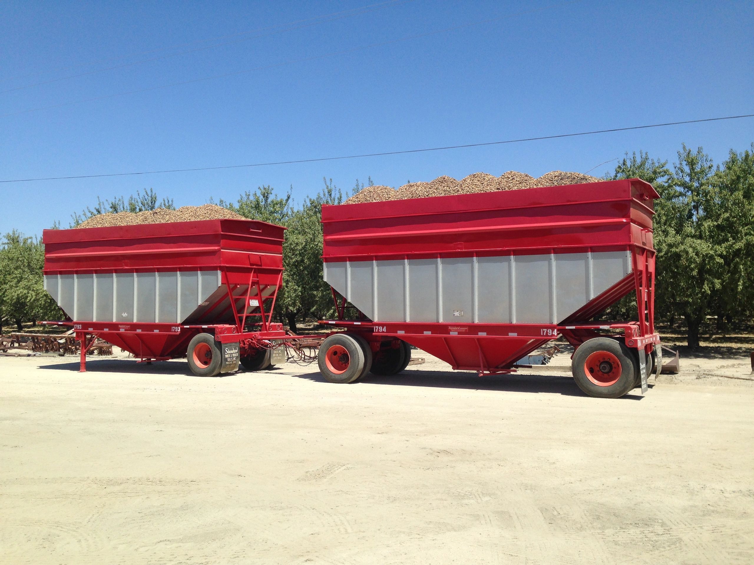 Hopper Trailer and Flatbed Rental Hopper Trailer and Flatbed Rental